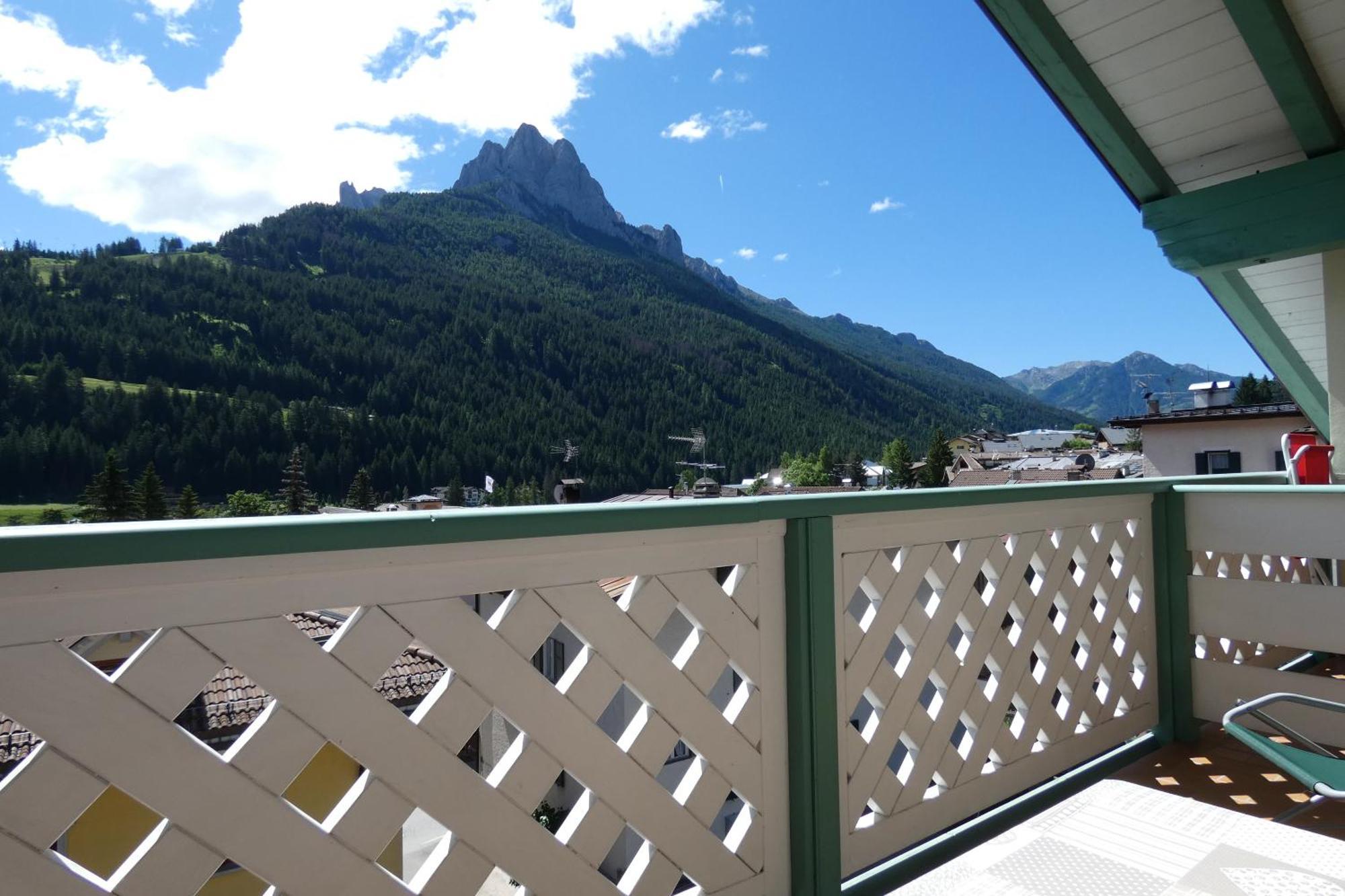 Casa Al Mesdi Appartement Pozza di Fassa Buitenkant foto