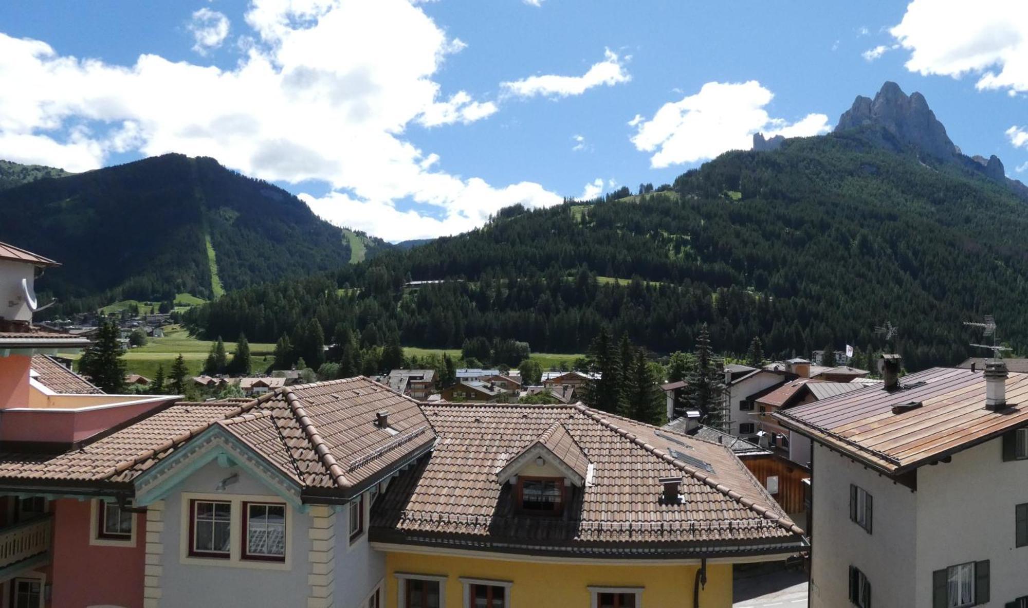 Casa Al Mesdi Appartement Pozza di Fassa Buitenkant foto