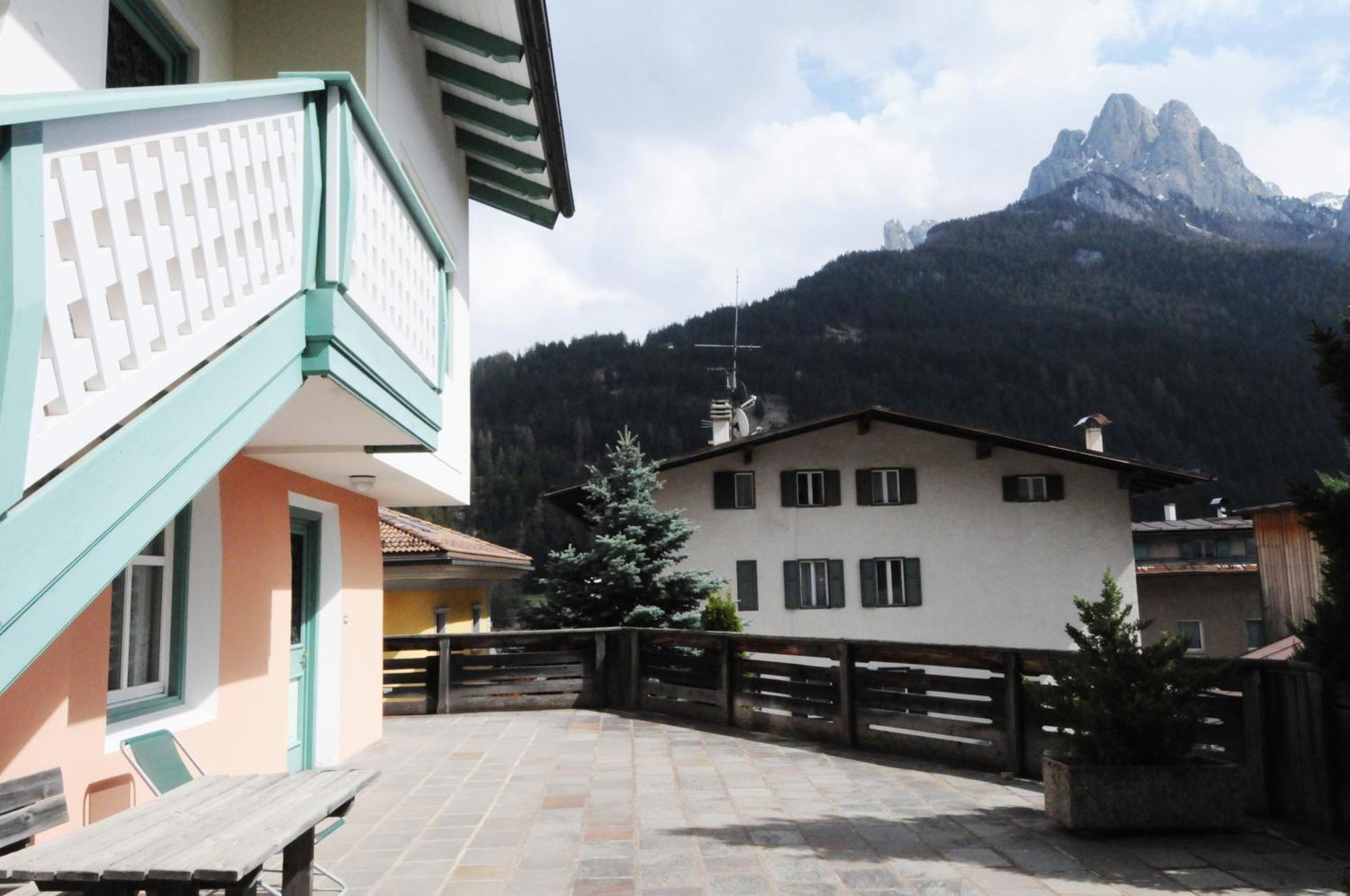 Casa Al Mesdi Appartement Pozza di Fassa Buitenkant foto